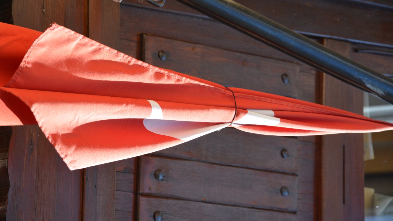 Devlet Kütüphanesi’nde Bayrağa Saygısızlık!