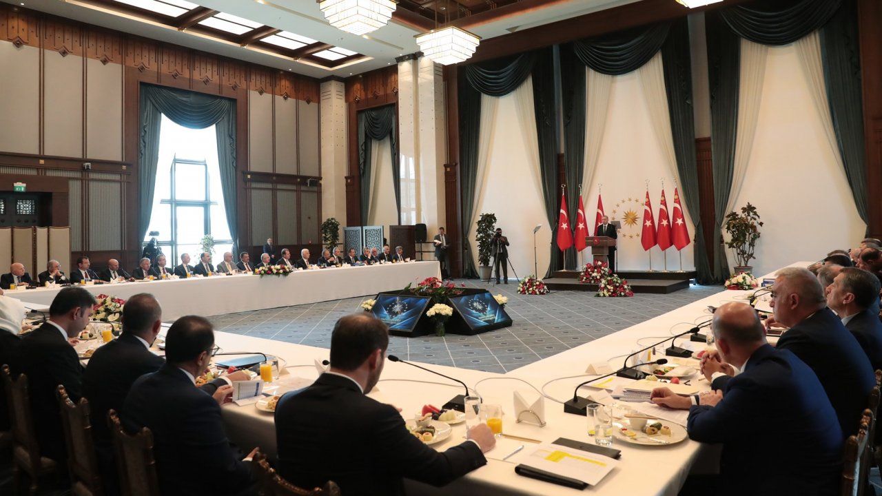 Cumhurbaşkanı, Büyükşehir Belediye Başkanları İle Bir Araya Geldi  