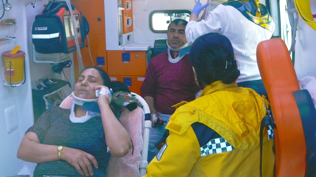 Milas’ta kontrolsüz dönüş kaza getirdi; 2 yaralı