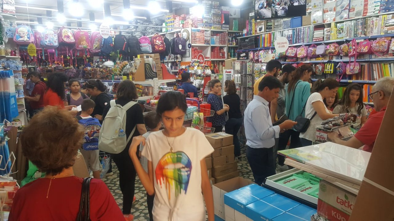 Kırtasiyelerde Alışveriş Yoğunluğu Devam Ediyor