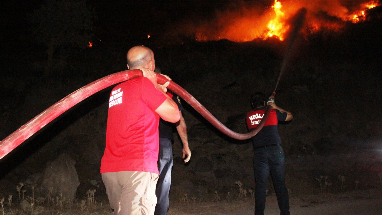 Alevler Bodrum’da Geceyi Gündüze Çevirdi
