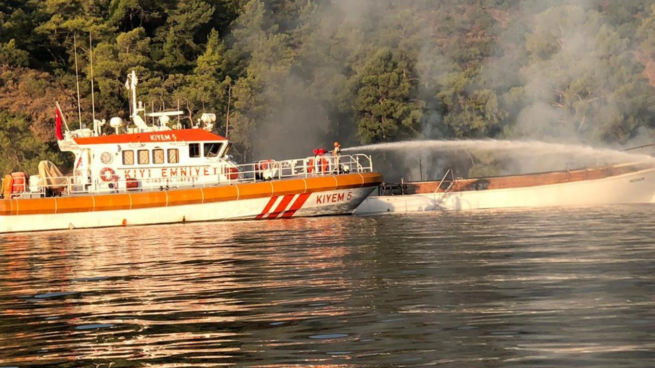 Tekne Yangınında 1 Kişi Öldü, 4 Kişi Yaralandı