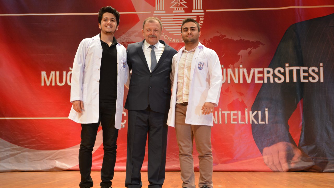 185 Doktor Adayı Beyaz Önlük Giydi