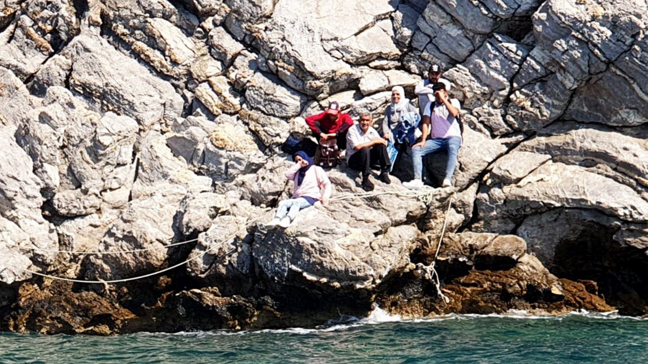 Koyda Tekne Beklerken Yakalandılar