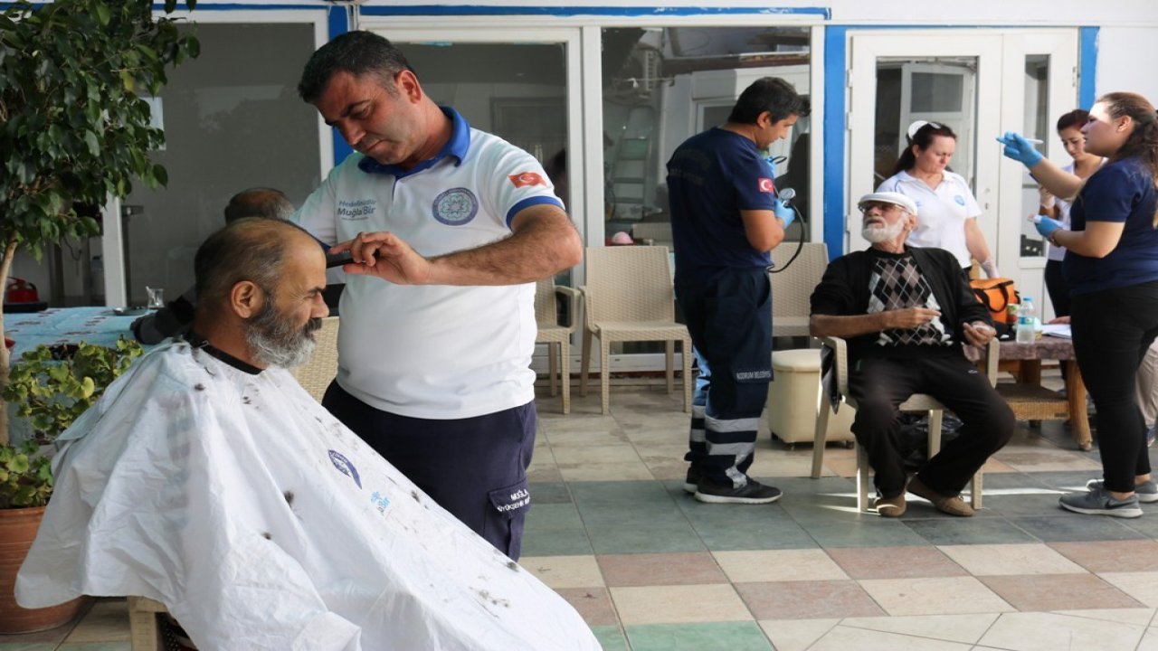 Kimsesizlere El Uzattılar