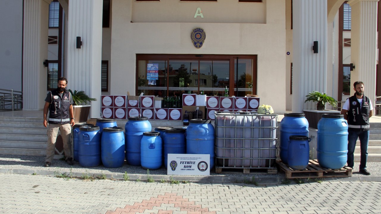 Fethiye'de Yapılan Operasyonda 2 bin 400 Litre Sahte Şarap Ele Geçirildi