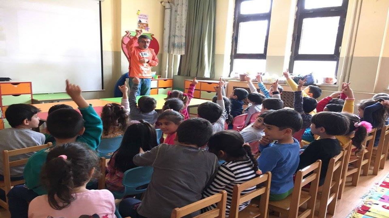 Mercekli kaplarla doğayı incelediler