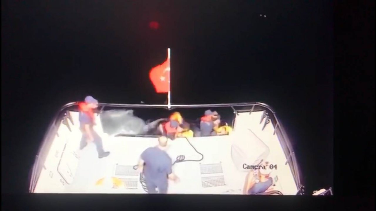 Göçmenlerin İmdadına Türk Askeri Yetişti