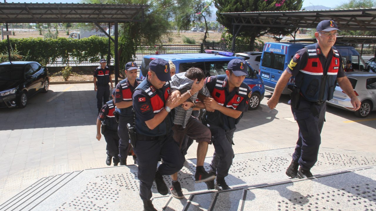 Kedi Mamasında Uyuşturucuya 3 Tutuklama