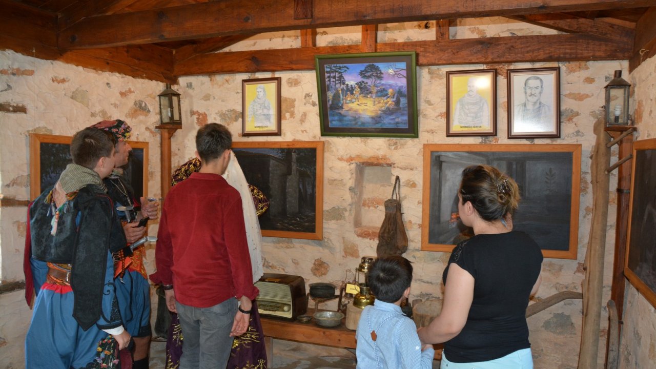 Kerimoğlu Eyüp Efe Evi Türkülerle Açıldı