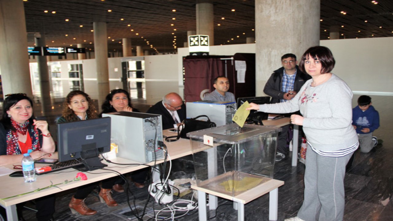 Önce oy sonra tatil