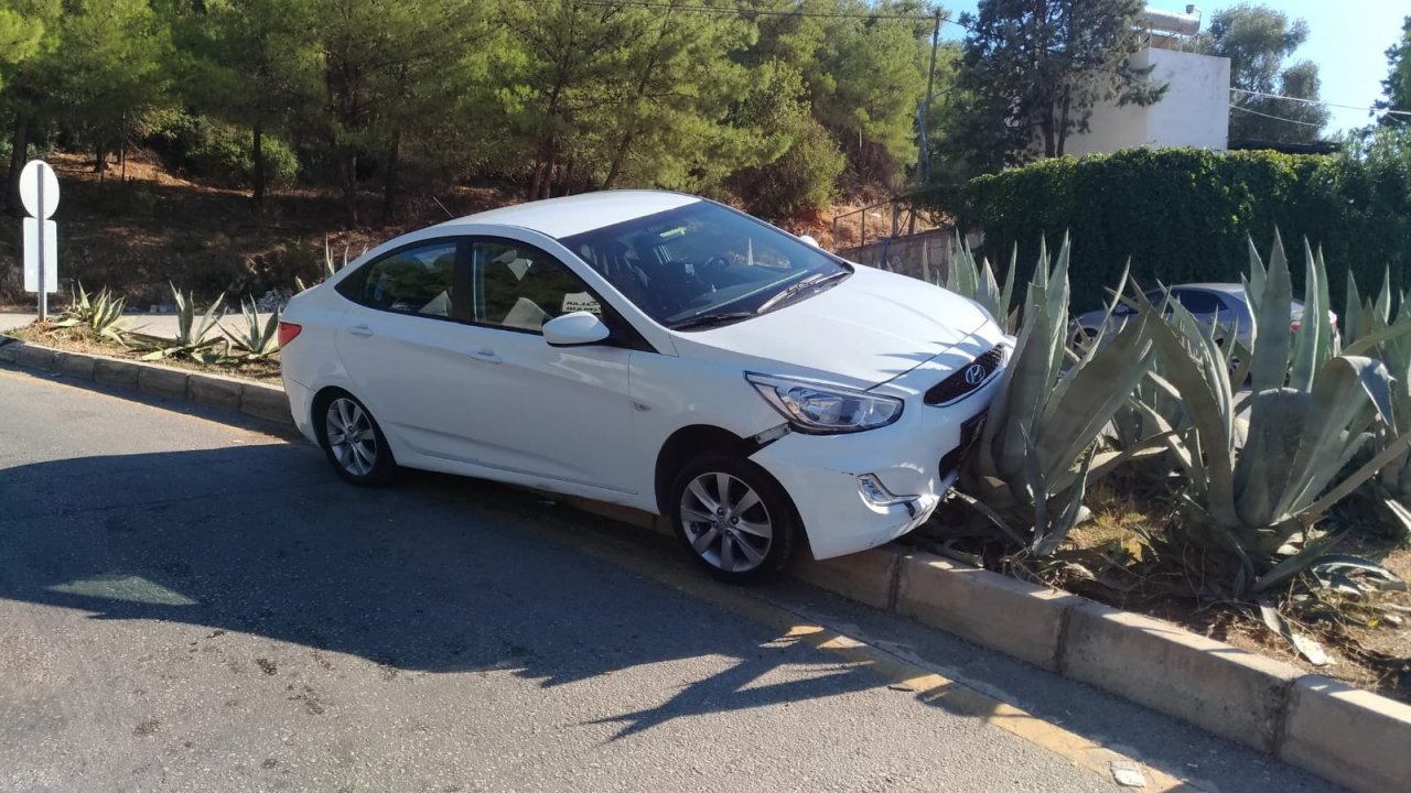 Polisten Kaçarken Kaza Yaptı