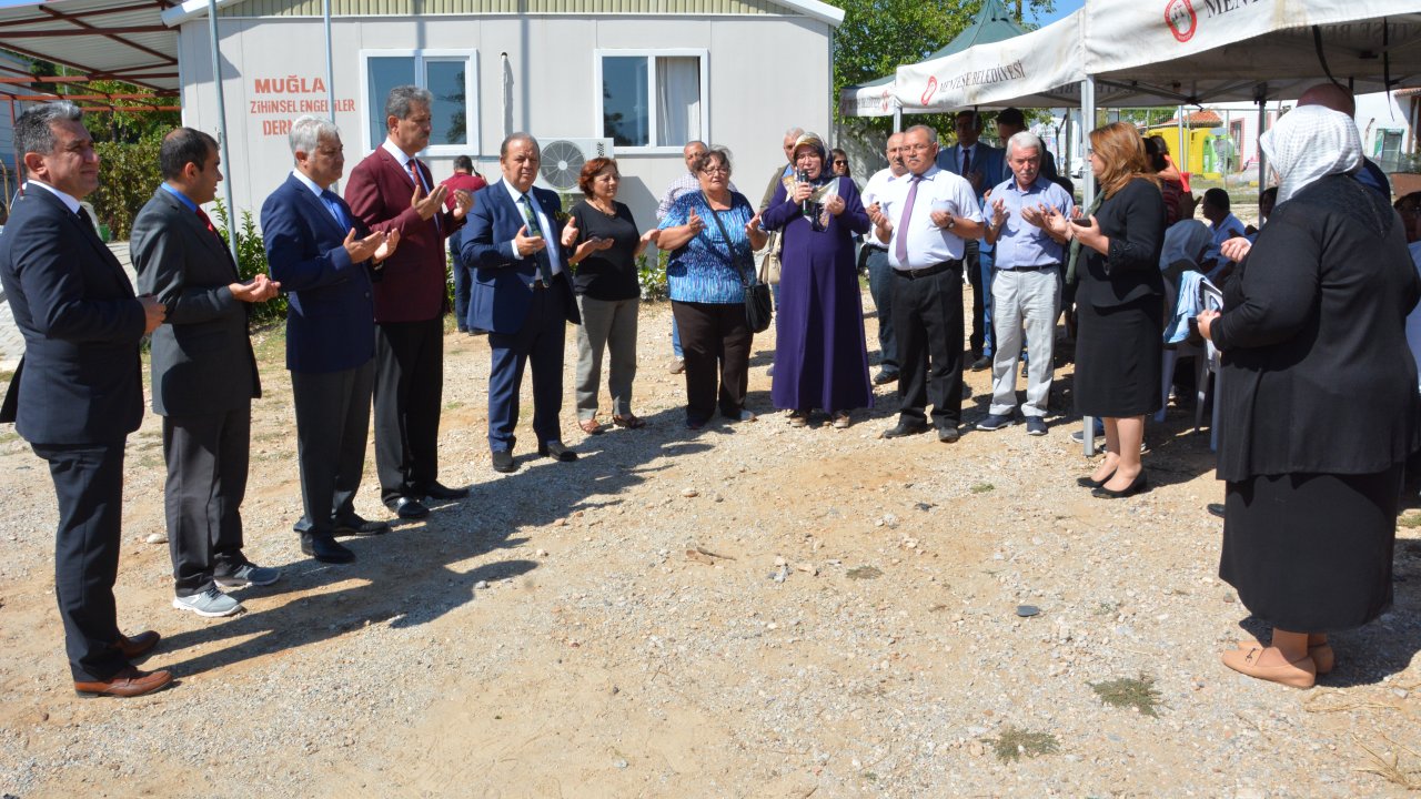 Zihinsel Engelliler Derneğinden Aşure Etkinliği