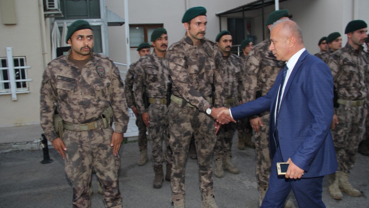 Özel Harekat Polisleri Hakkari'ye Gitti