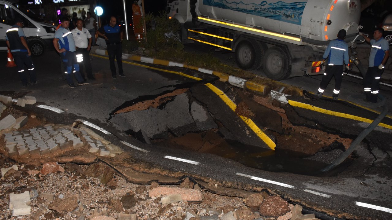 Su Borusu Bomba Gibi Patladı, Ortalık Savaş Alanına Döndü