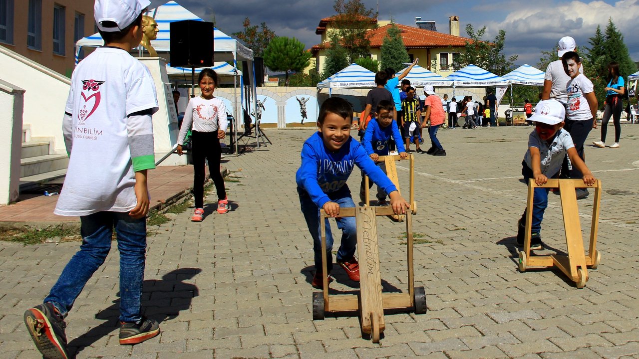 Bu Şenlikte Teknoloji Yasak