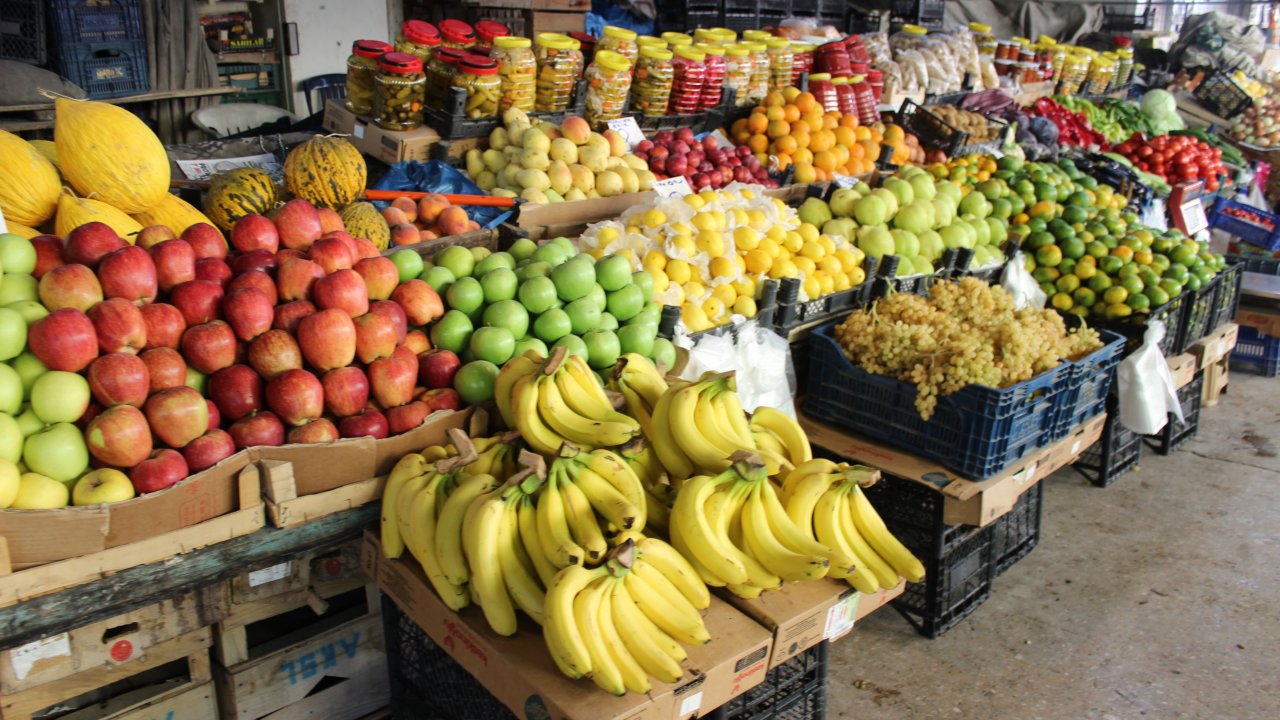 Kışlık Meyveler ve Sebzeler Tezgâhlarda Yerini Aldı