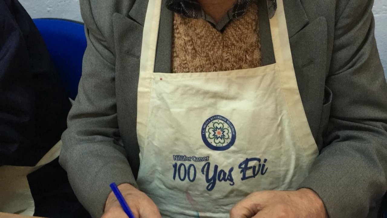 100 Yaş Evi’nde Kuşaklar Sanat Üretiyor