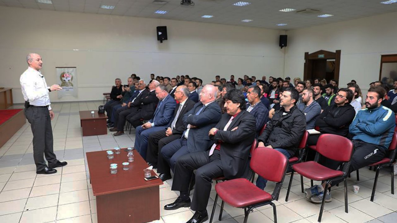 Futbolda iletişim semineri