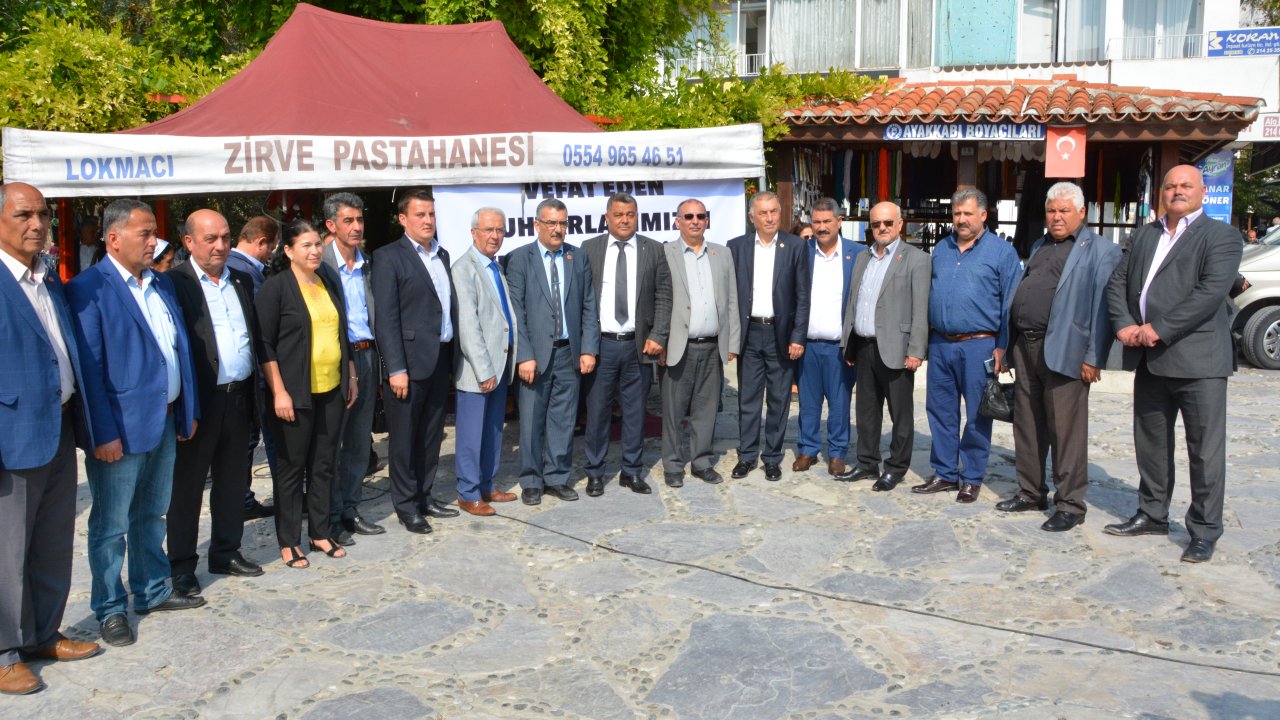 Muhtarlardan Şehitler İçin Lokma Dağıtımı