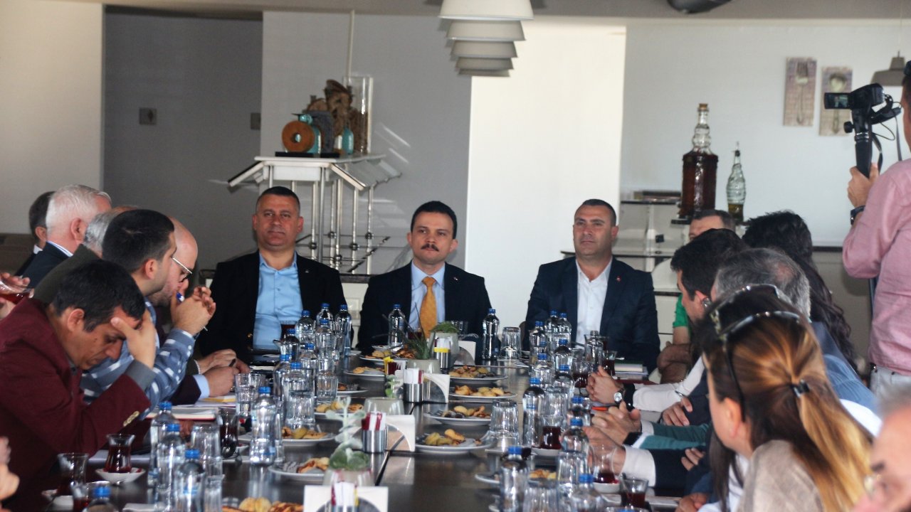 İlker Astarcı; “Yeni bir anayasa ve yeni bir yönetim sistemi beka meselesidir”