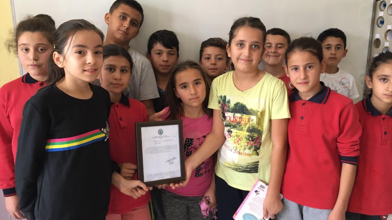 Öğrencilerinden Mehmetçiğe Destek