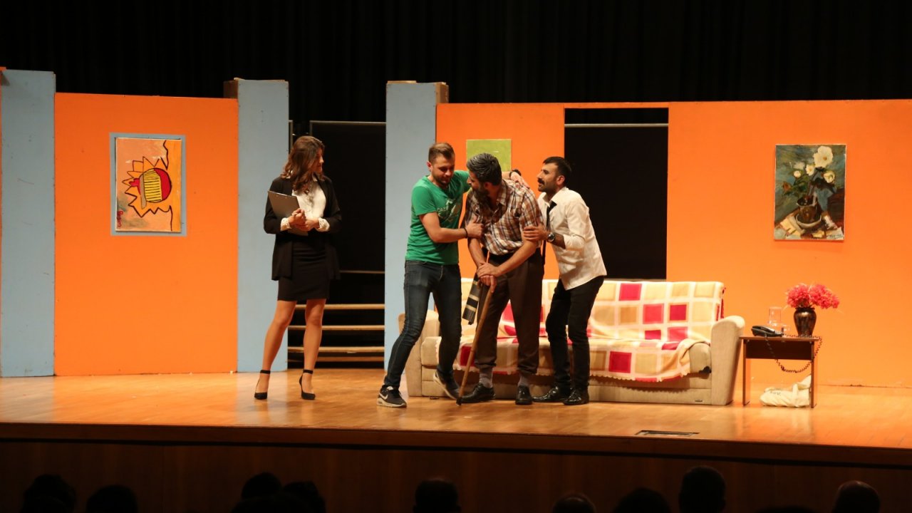 ‘Tom, Dick ve Harry’ Adlı Oyun Tekrar Seyirciyle Buluştu