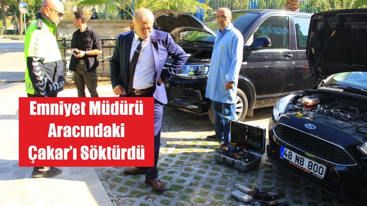 Emniyet Müdürü Aracındaki Çakar’ı Söktürdü