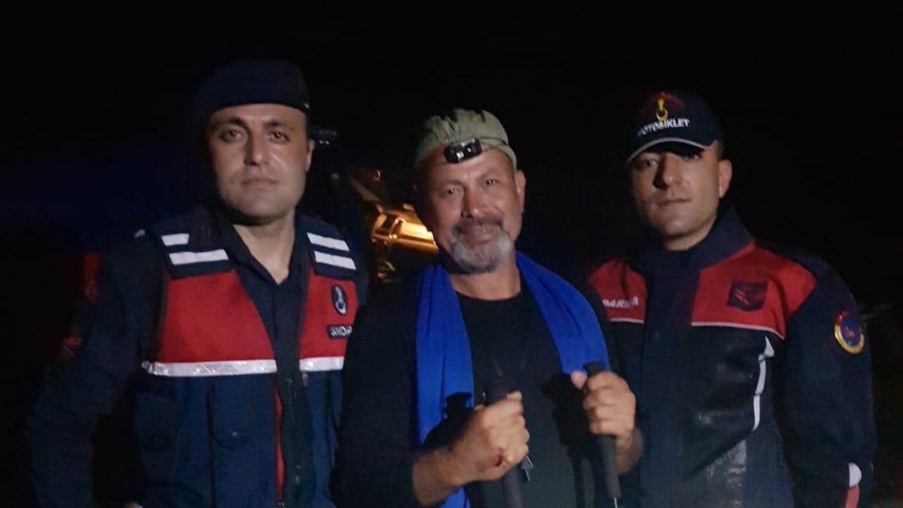 Yürüyüşte Kaybolan Tatilciyi Jandarma Buldu