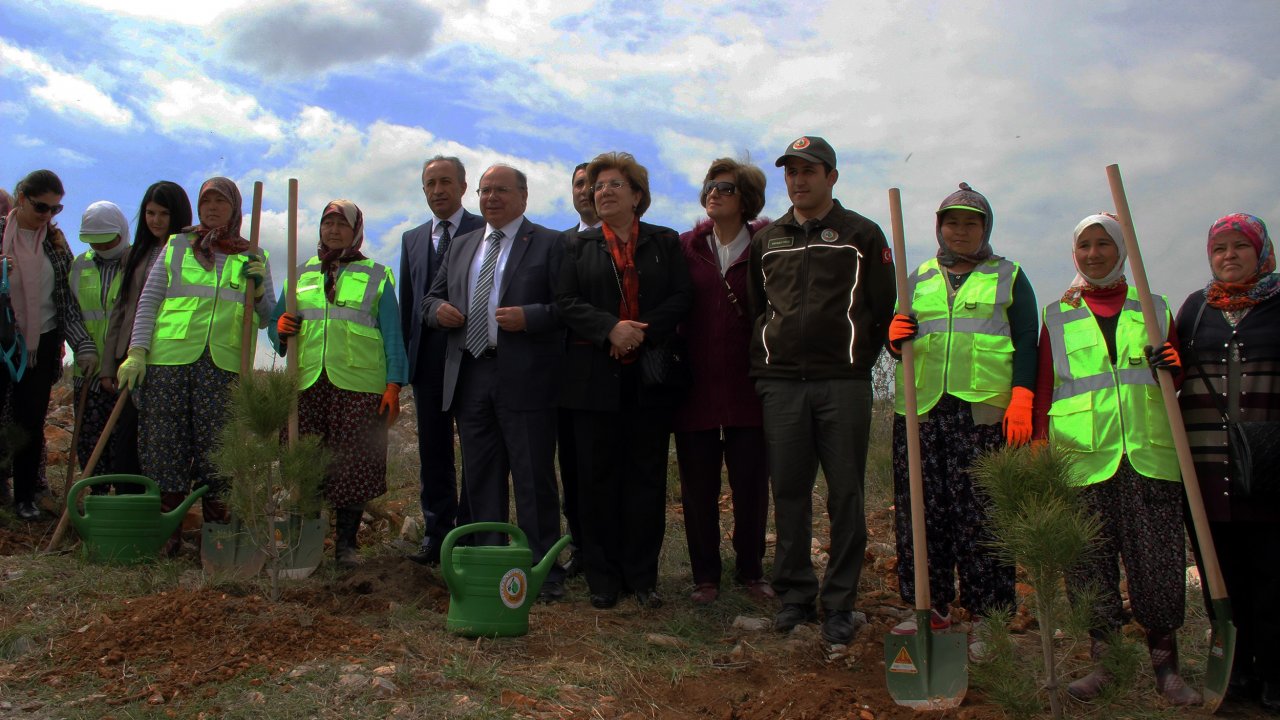 Gönül Elçileri’nin fidanları toprakla buluştu