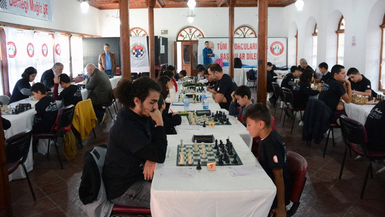 Menteşe’de Ata’ya Saygı Satranç Turnuvası