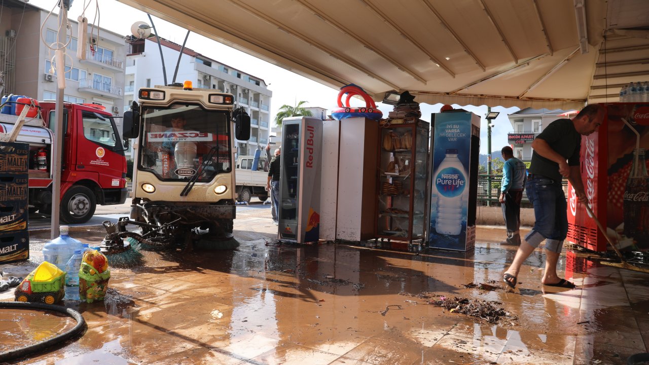 Marmaris’te Selin İzleri Siliyor