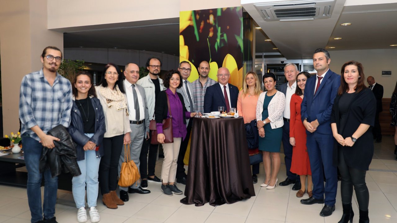 Başkan Gümüş; “Mahalle Kültürümüzü Koruyoruz”