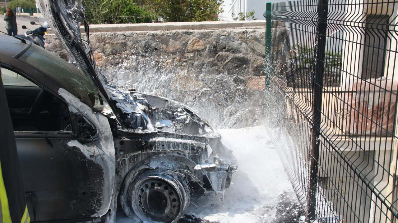 Park ettikten 15 dakika sonra alev topuna döndü