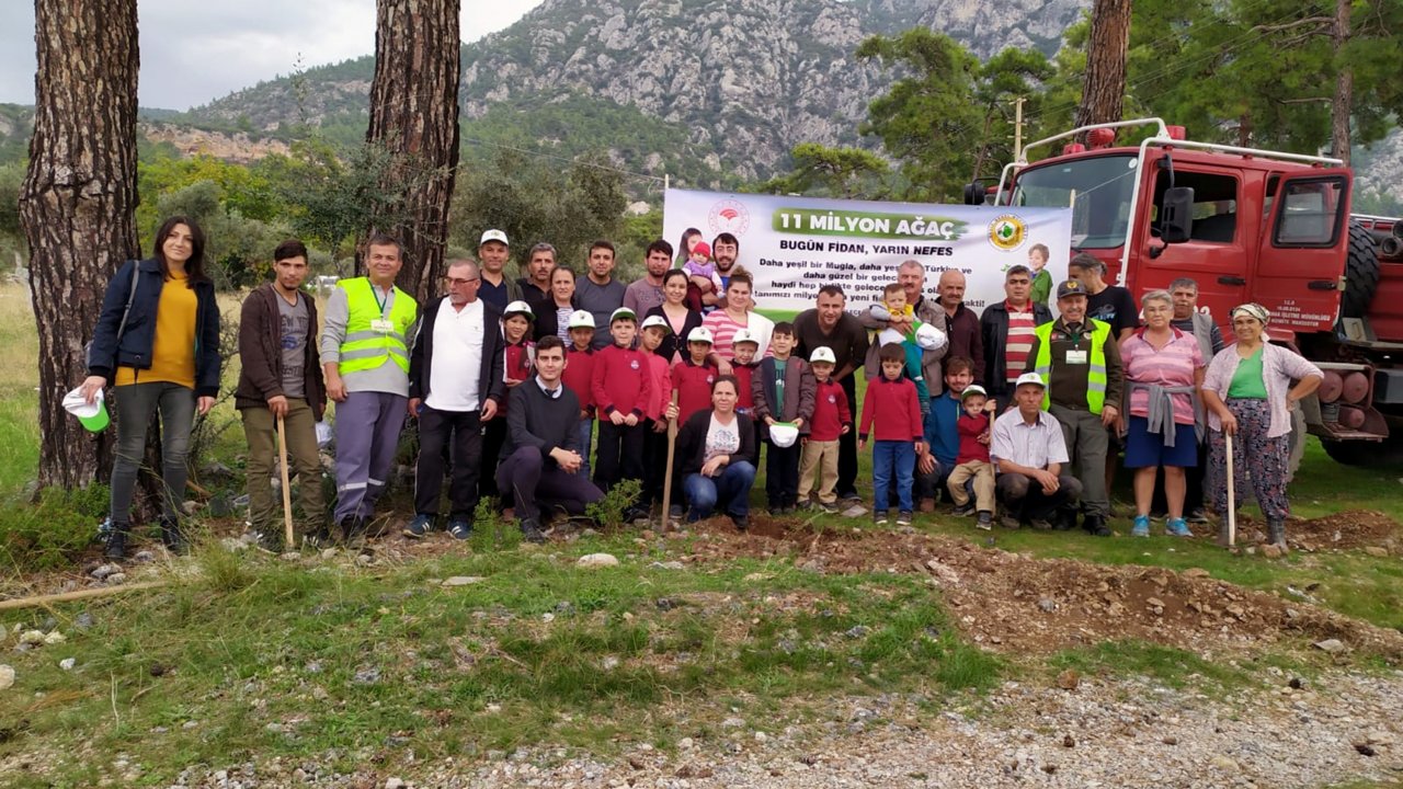 Ağaç Katliamı Yaşanan Akbük’te Fidan Dikildi