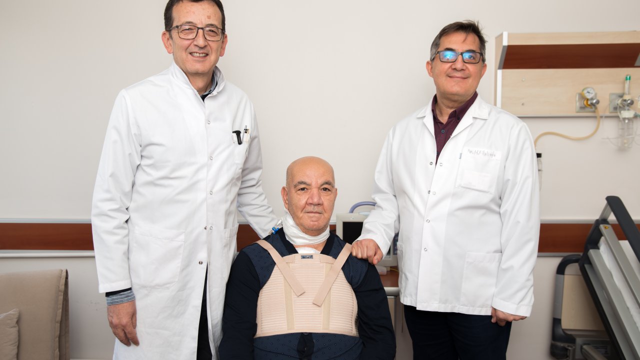 Aynı Anda 2 Farklı Ameliyat Oldu