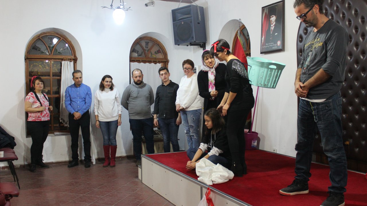  Forum Tiyatro’da Kadına Şiddet Ele Alındı