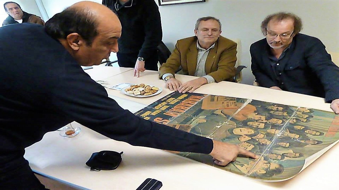 Hababam Sınıfı'nın başrol oyuncusu Bodrum’da tahta sandalye üretiyor