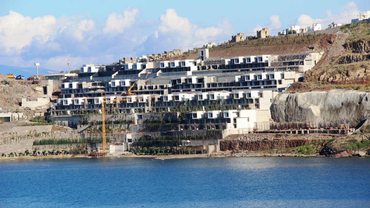 Yıkılan Villaların Yerine Ağaçlandırma Yapılıyor