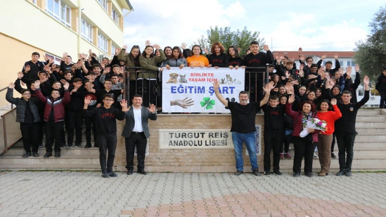 Dizi Oyuncusu Öğrencilerle Eğitimde Buluştu