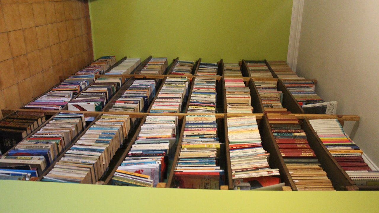 Tarihi Han Kitap Kafe Oldu