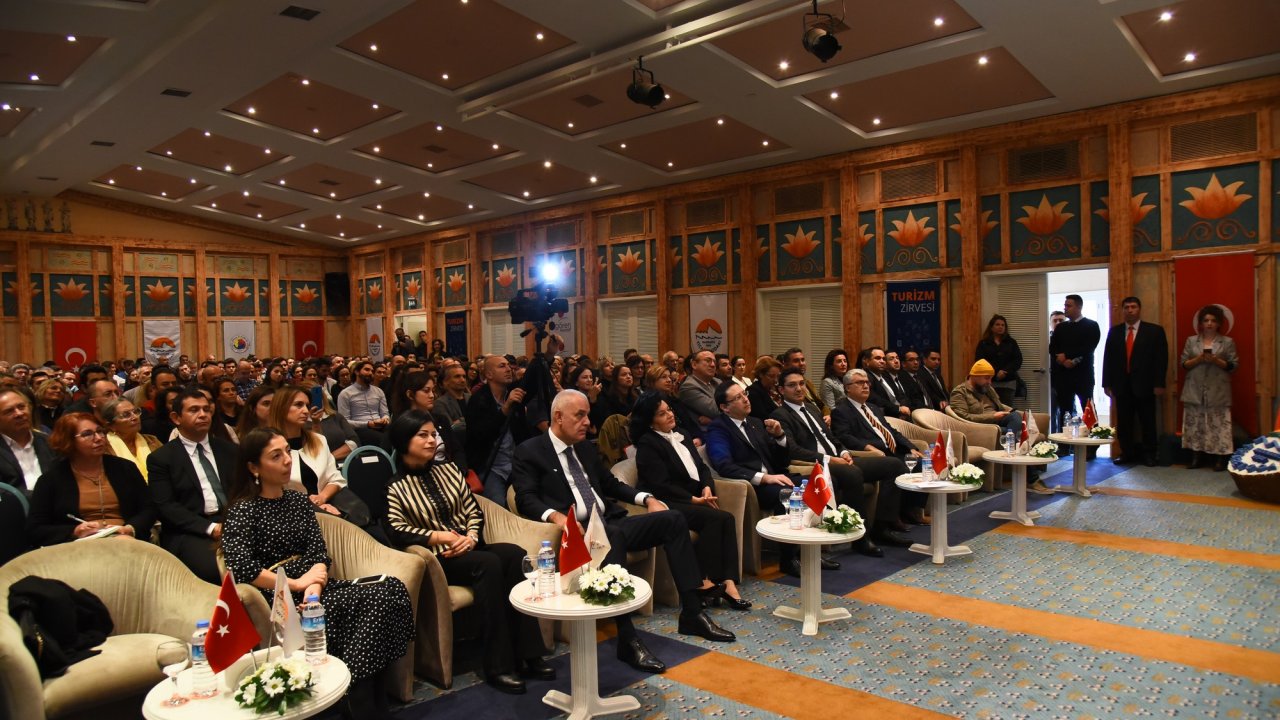 Marmaris’te Turizm Zirvesi Düzenlendi