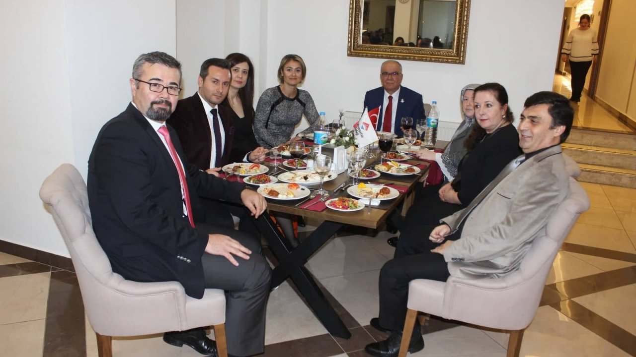 Bahçeşehir  ‘Öğretmenler Günü’nü Kutladı