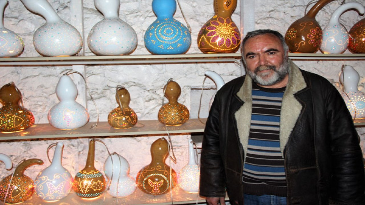 Su kabağı usta ellerde sanata dönüşüyor