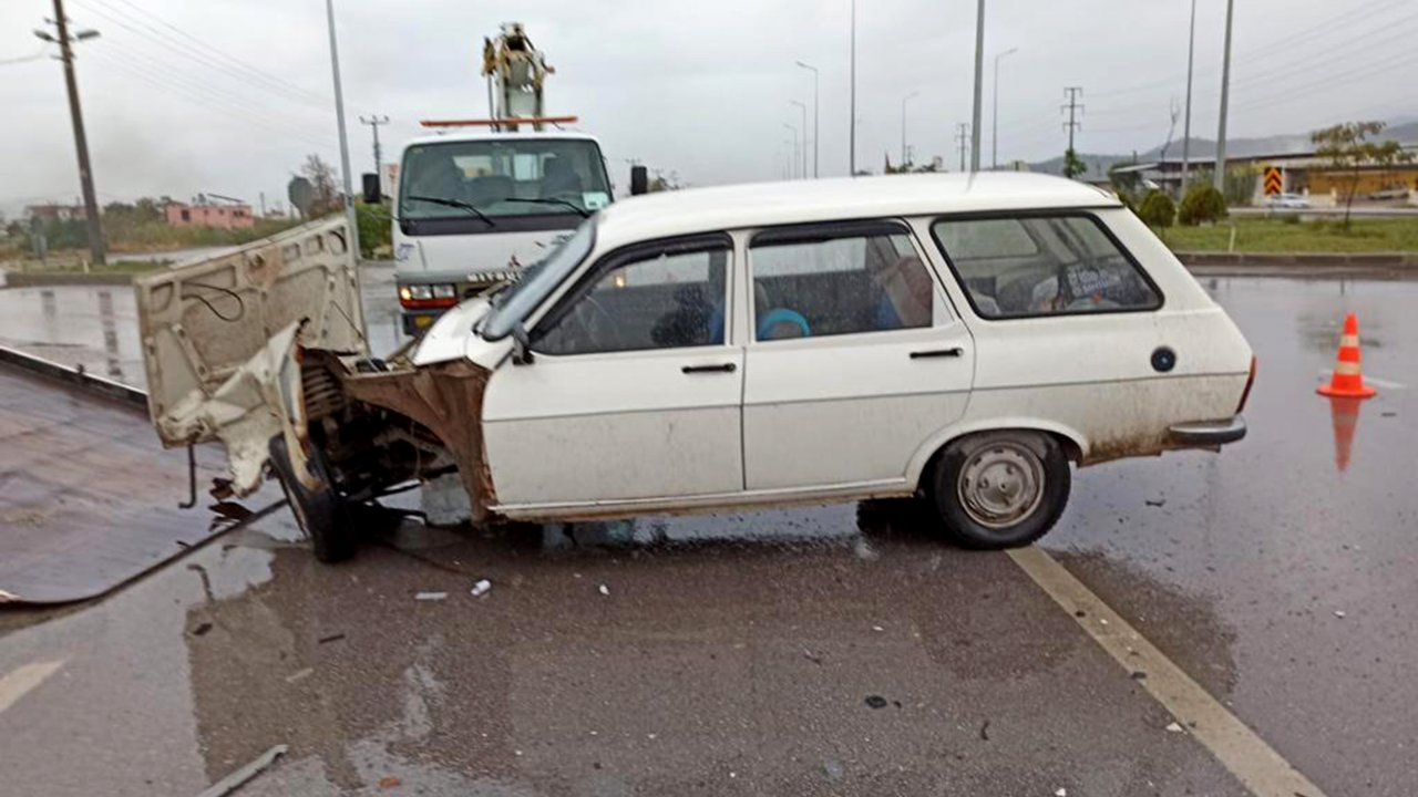 Muğla'da İki Otomobil Çarpıştı: 2 Yaralı