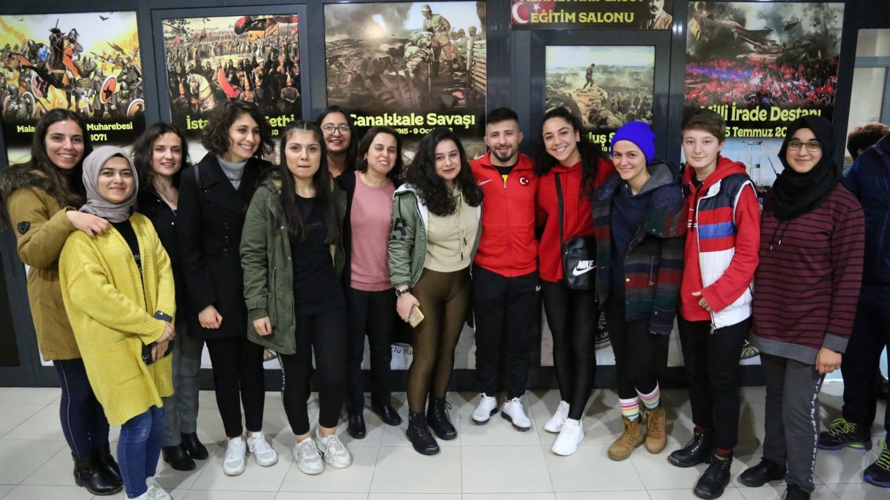 Milli Güreşci Süleyman Atlı, Muğla’da Öğrencilerle Buluştu