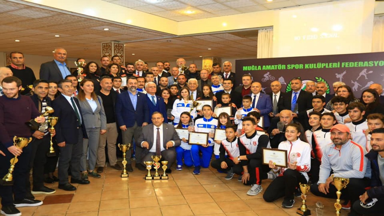 Amatör Sporcular Ödüllerini Aldı