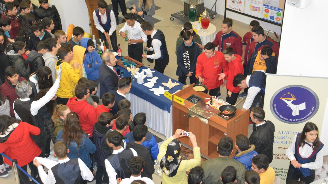 Meslek Lisesinden Mezun Olan Liderler Öğrencilerle Buluştu