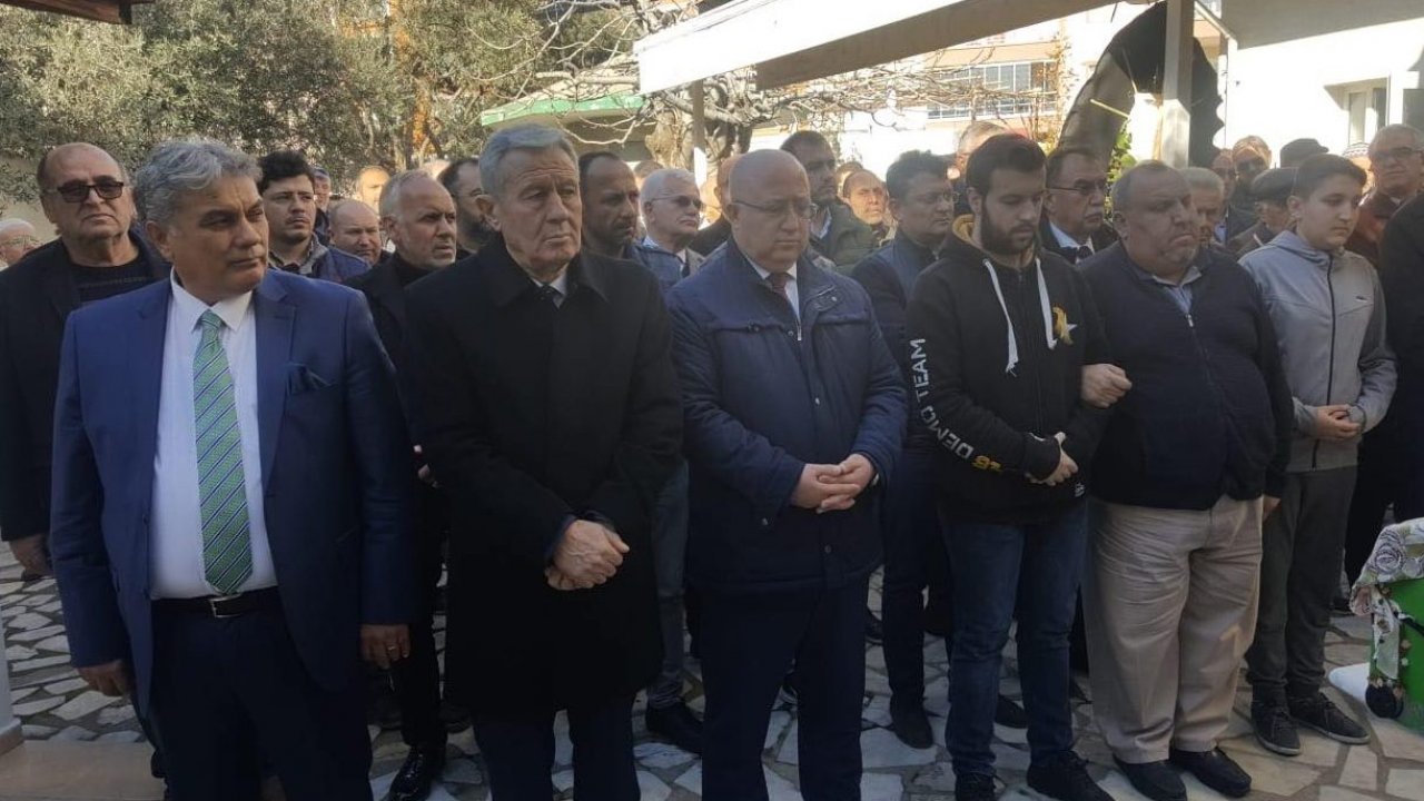 Cüneyt Erdan Annesini Son Yolculuğuna Uğurladı