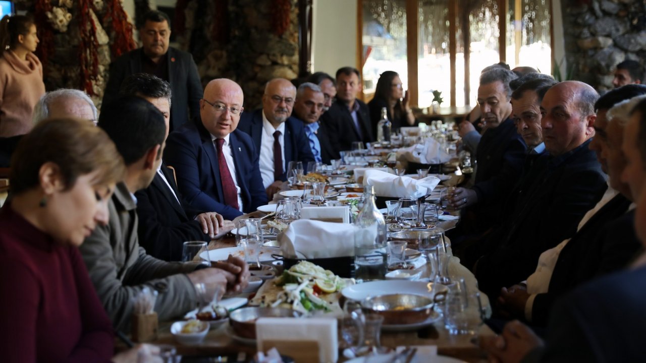 Başkan Gümüş, Yılın Son Ayında Muhtarlarla Bir Araya Geldi